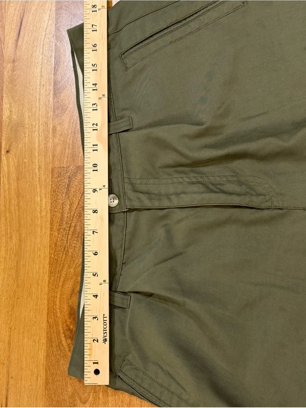 Columbia Men's XCO Olive Green Shorts Like New EUC